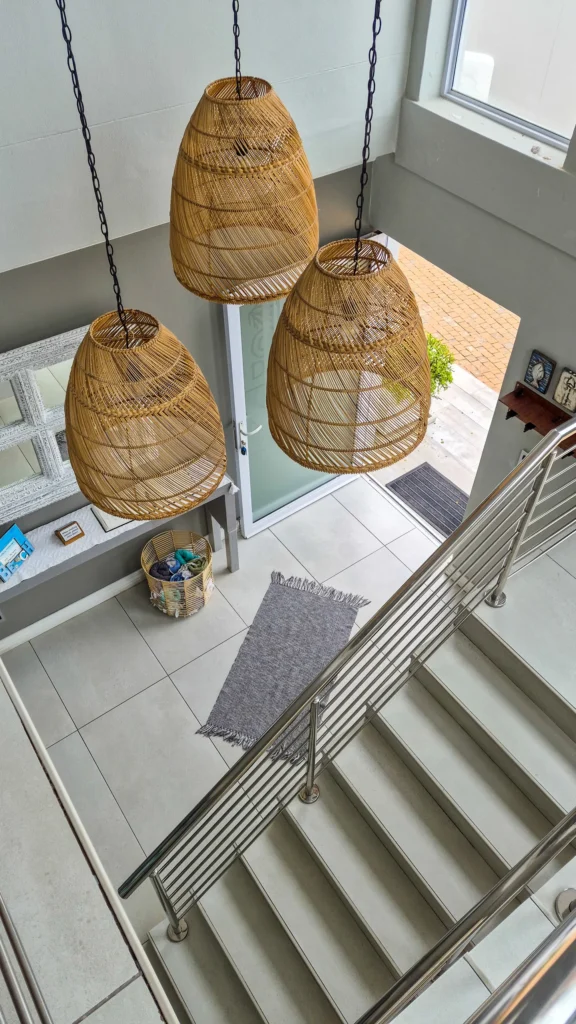 Indoor-outdoor living space at Knusrus